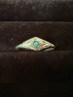 Silver Tone Turquoise Accent Women's Ring